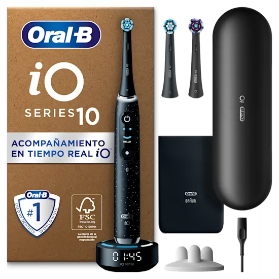 Oral-B iO 10, con caja que destaca Lo mejor de Oral-B y su estuche de carga.