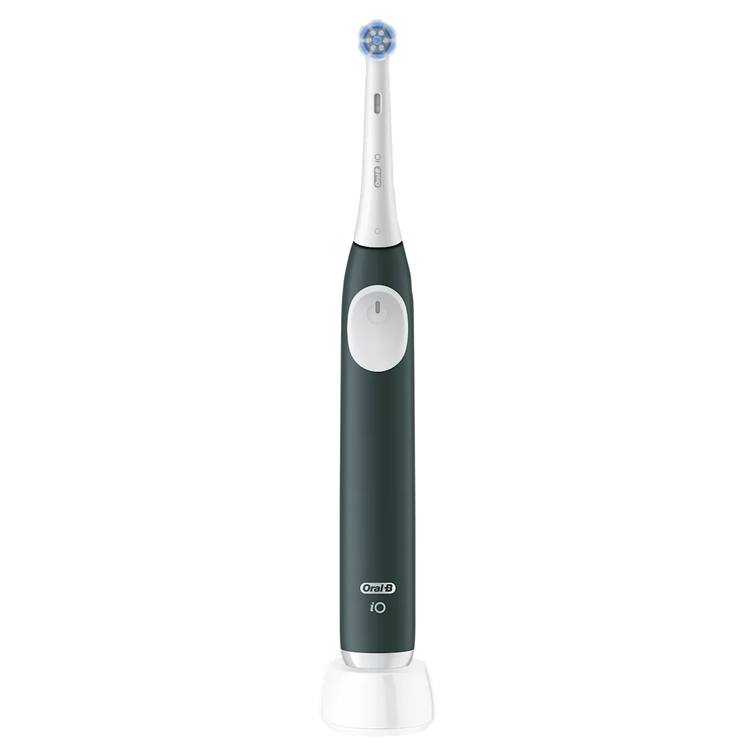 Oral-B iO2: Elimina suavemente 100% más placa bacteriana.