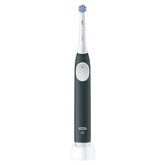 Oral-B iO2: Elimina suavemente 100% más placa bacteriana.