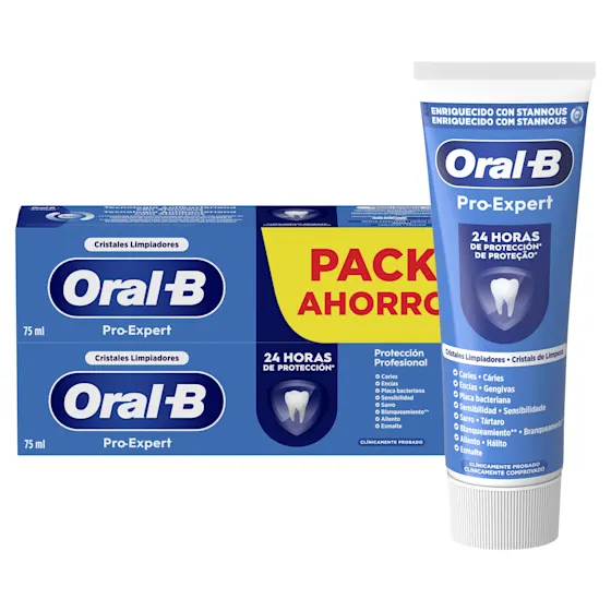 Oral-B pasta dentífrica para adultos y niños, contiene fluoruro estañoso (1100 ppm de fluoruro) y fluoruro de sodio (350 ppm de fluoruro). Incluye información regulatoria en la que se ven iconos de reciclaje, lugar de fabricación, dirección del