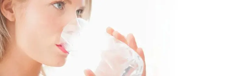 Beneficios de la pasta de dientes con flúor, del enjuague bucal y del agua fluorados article banner
