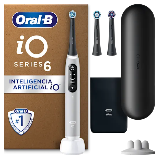 Cepillo de dientes Oral-B iO6 y su packaging, resaltando la app que guía tu cepillado para cobertura 360°.