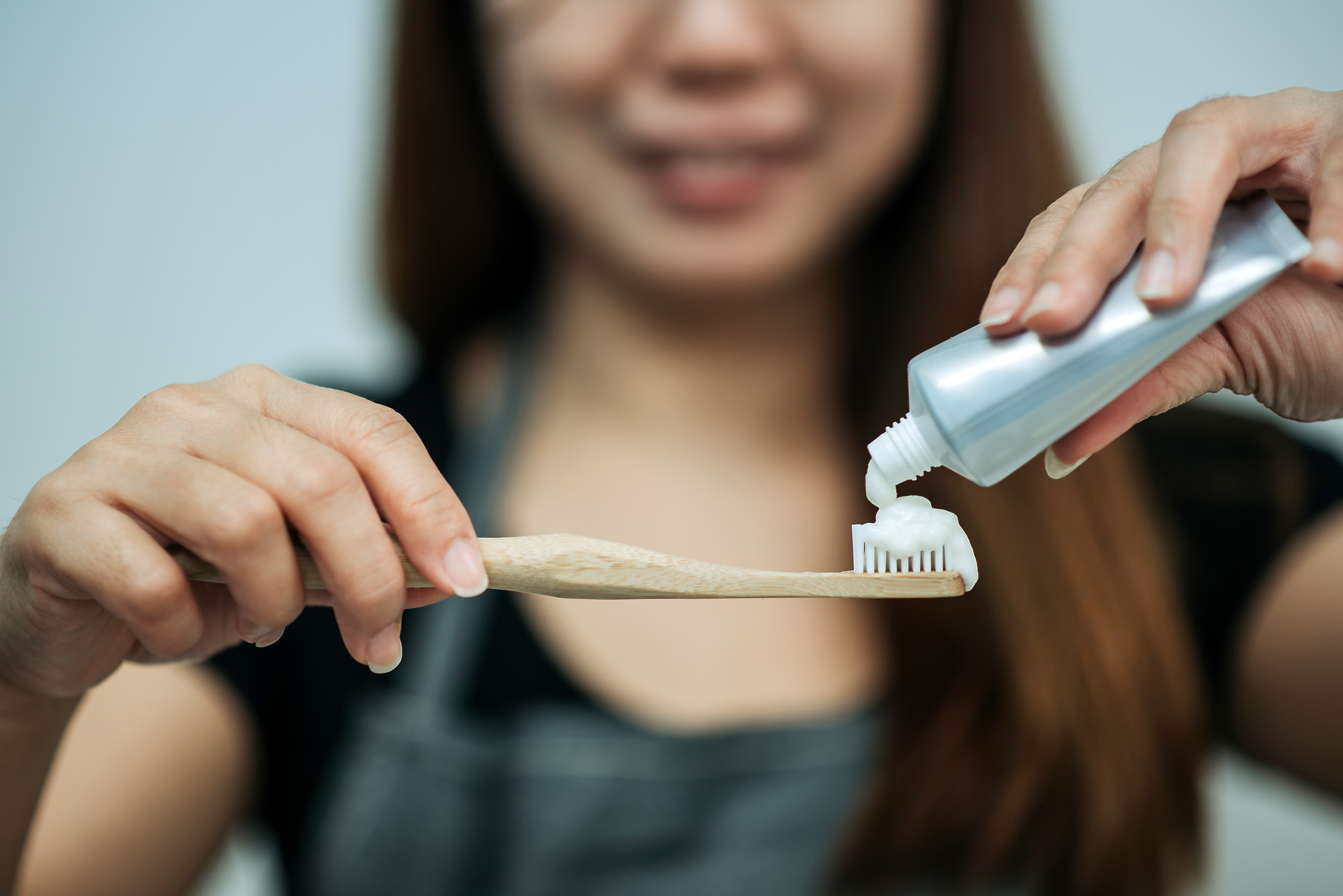 Pasta de dientes para niños pequeños, mejor sin flúor.