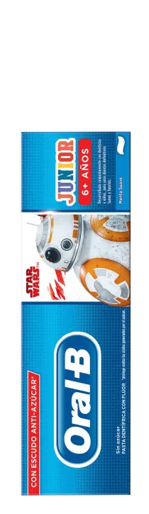 La pasta dentífrica Oral-B Junior con personajes de Star Wars se ha desarrollado junto con dentistas para que tus hijos puedan cuidar de su salud bucal. Protege los dientes frente a los ácidos de los azúcares presentes en la comida. Su sabor a menta suave es ideal para niños mayores.Protege los dientes frente a los ácidos de los azúcares presentes en la comidaIdeal para niños a partir de 6 añosPasta dentífrica sin azúcarSabor a menta suavePasta dentífrica con flúor