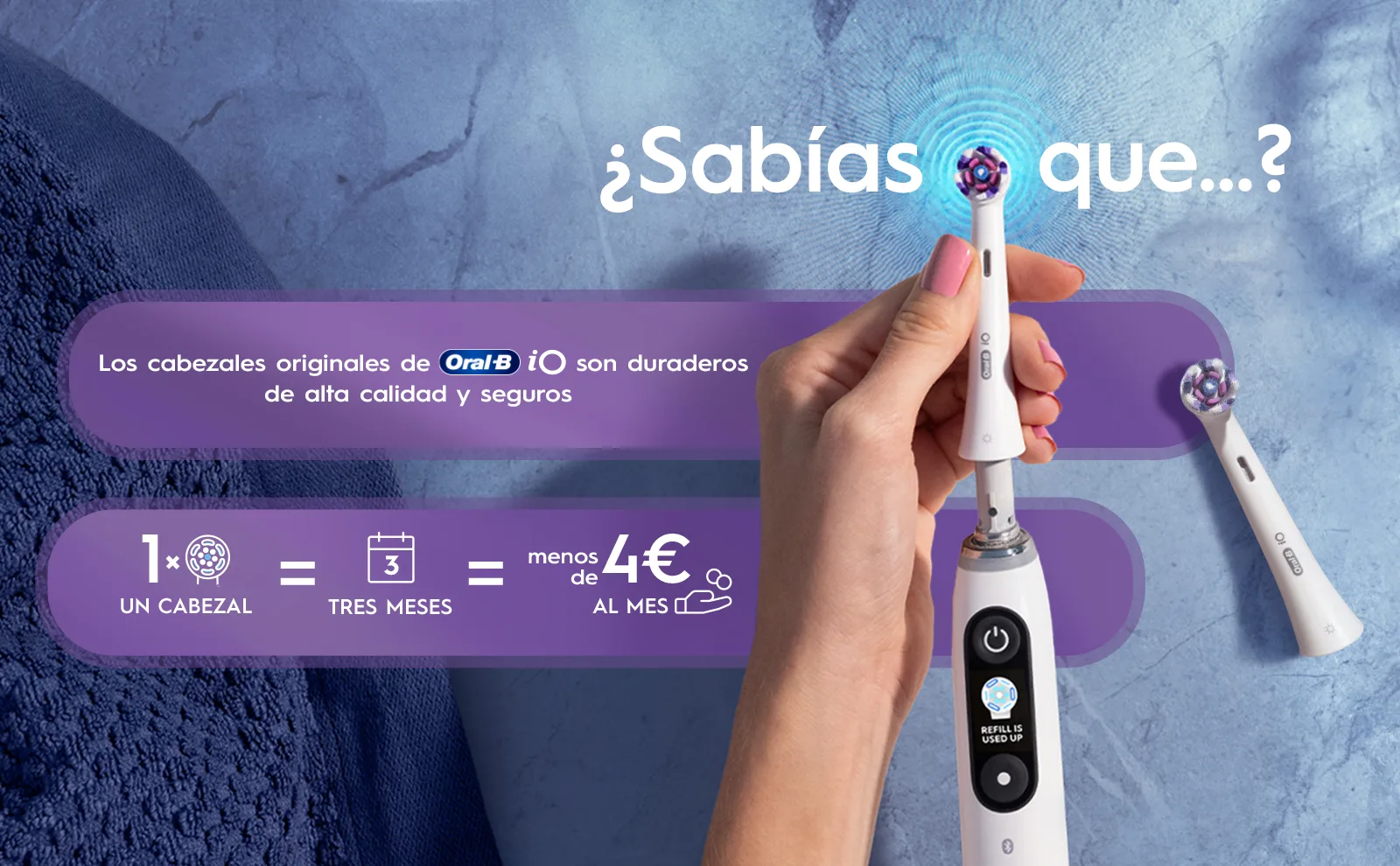 Mano sujetando el cabezal Oral-B iO que dura 3 meses, por lo que cuesta menos de 4 € al mes.