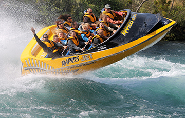 Save 10% on a Rapids Jet Family Pass