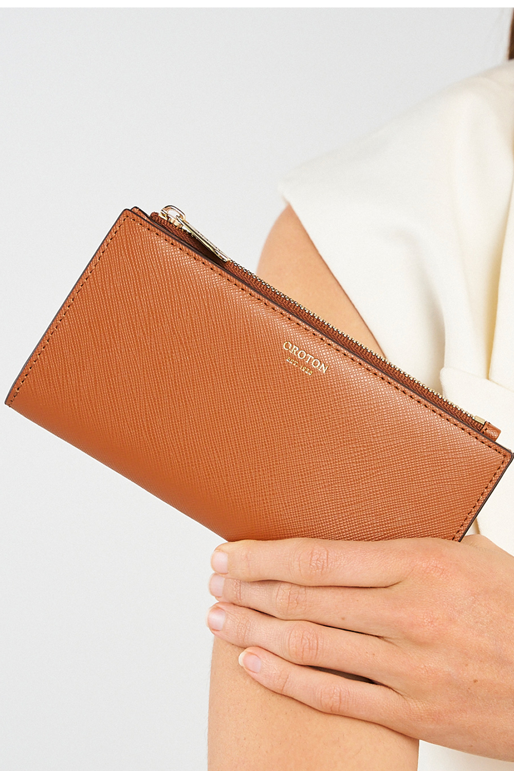 【OROTON】Marcus Peb 8Credit Card Wallet/8カード/ウォレット Marcus Peb 8Credit Card Wallet - Vine | Oroton