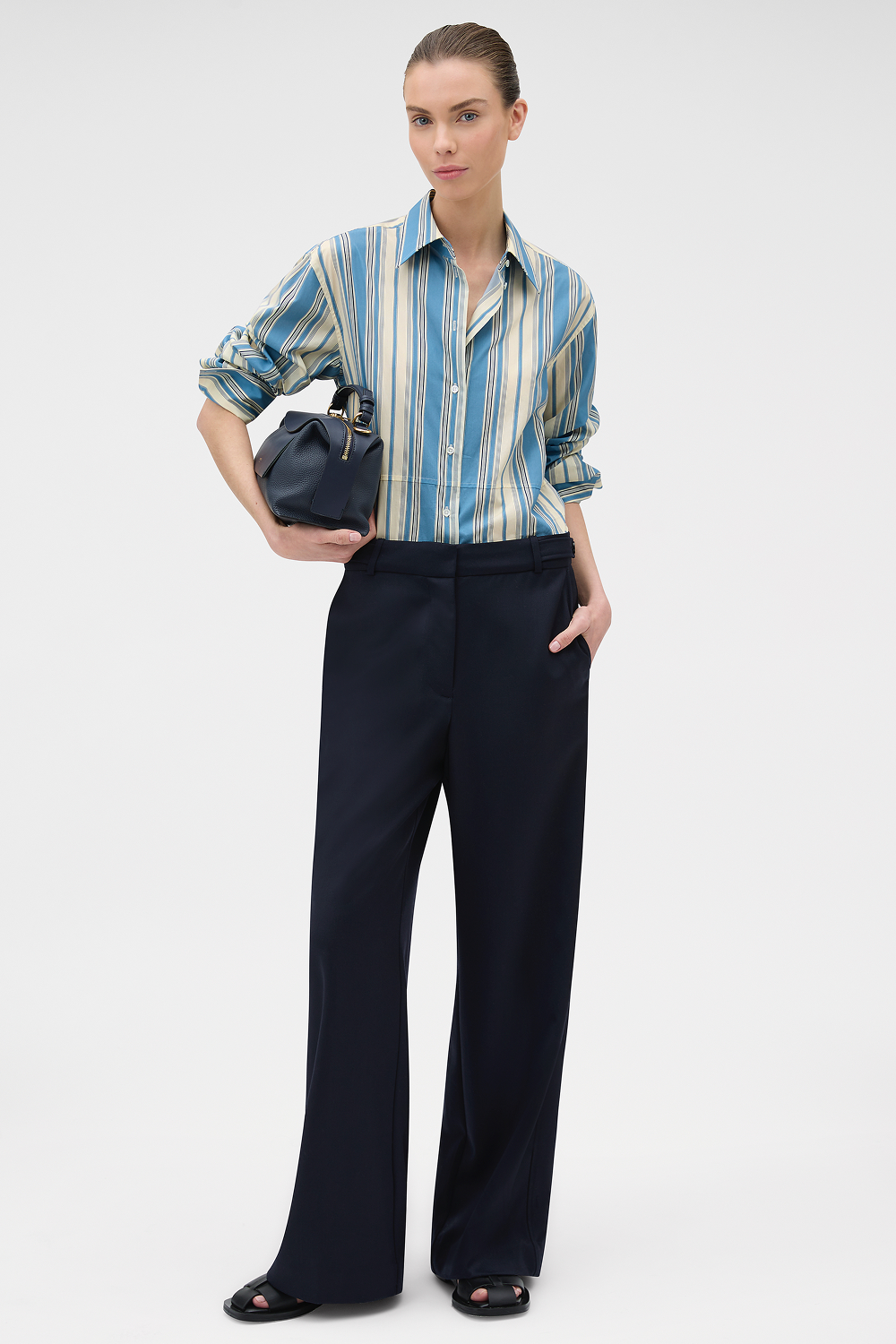 【OROTON】Clara Smooth Mirror/コンパクトミラー/エレガント Clara Smooth Mirror - Black | Oroton