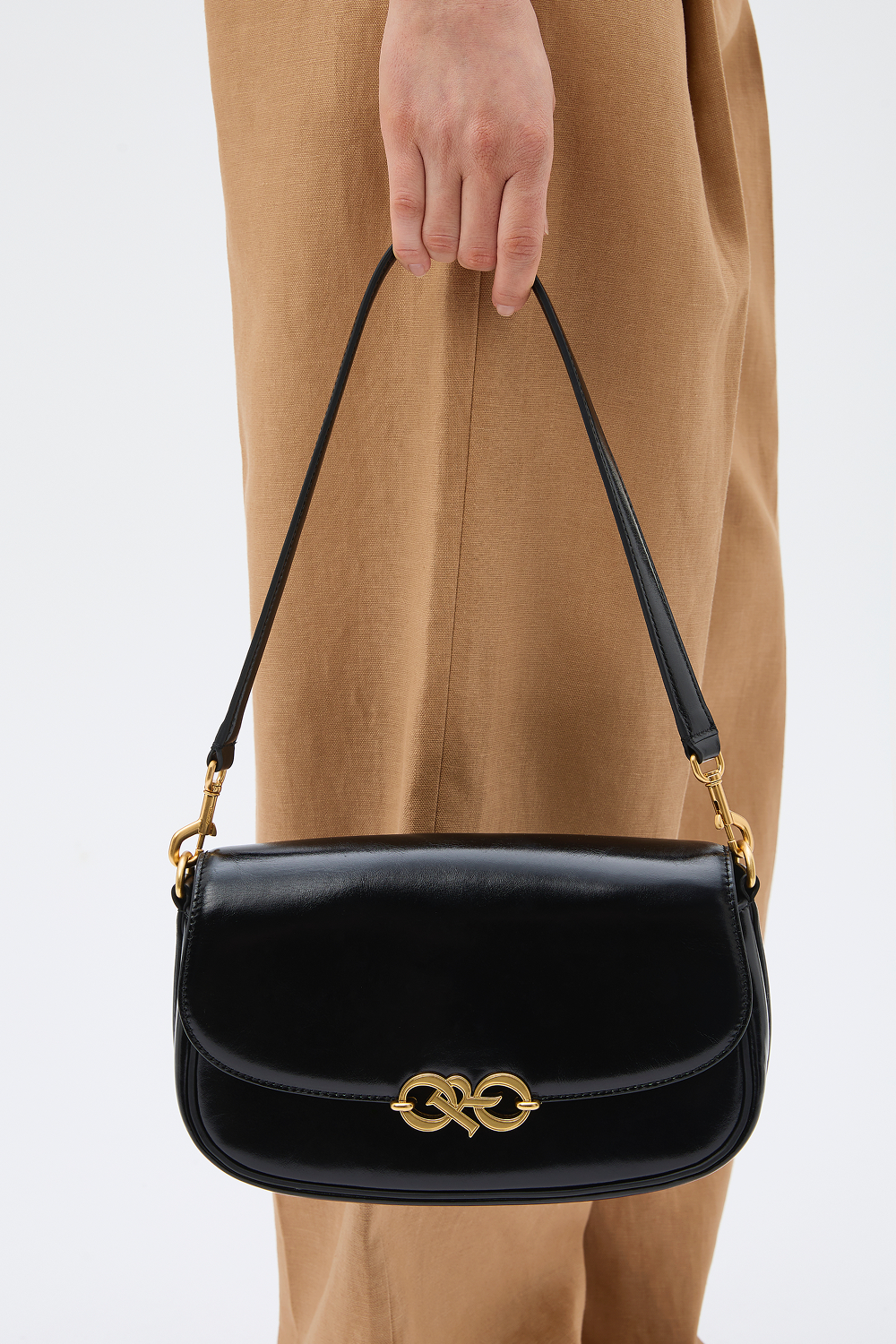 【OROTON】BREEZE MEDIUM TOP HANDLE BAG/レザーショルダー Breeze Medium Top Handle Bag by Oroton Online | THE ICONIC