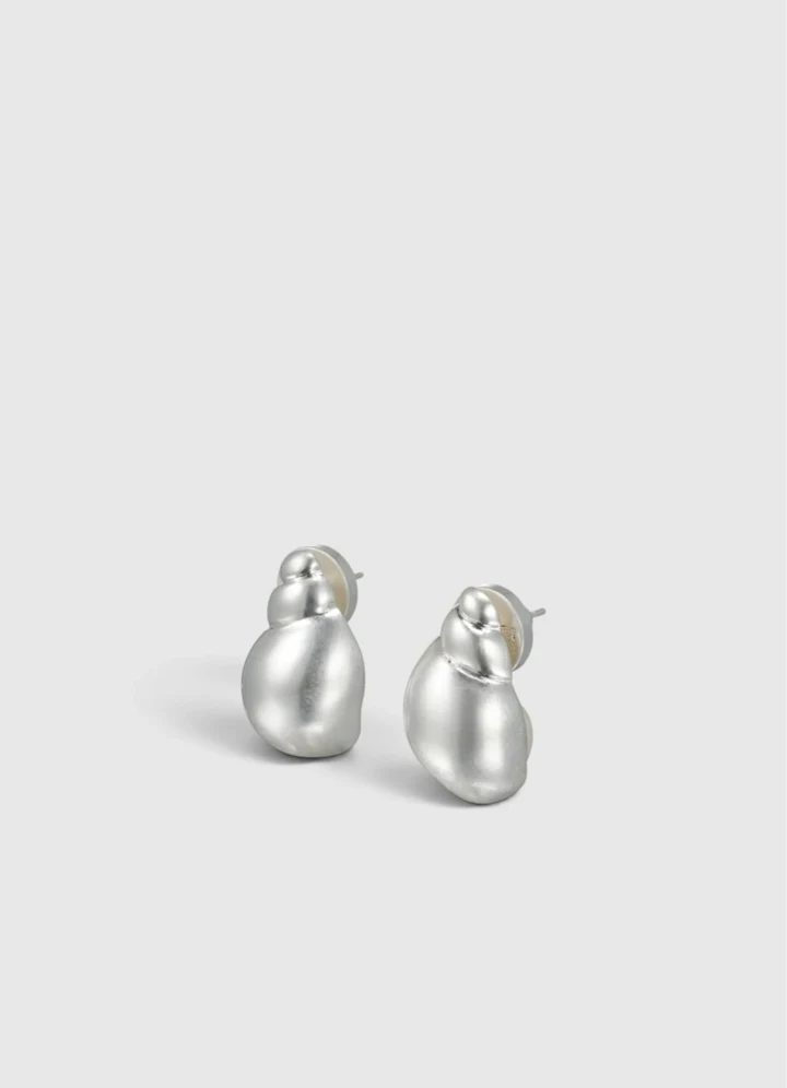 Maurie Shell stud earrings in worn silver