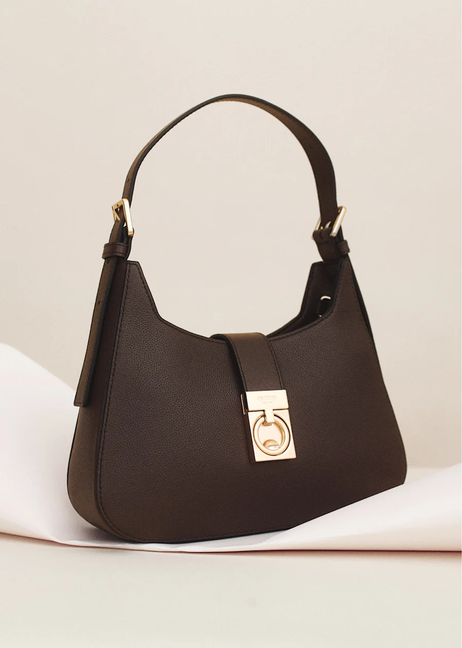 Yvonne leather shoulder bag in dark brown with a gold turn-lock