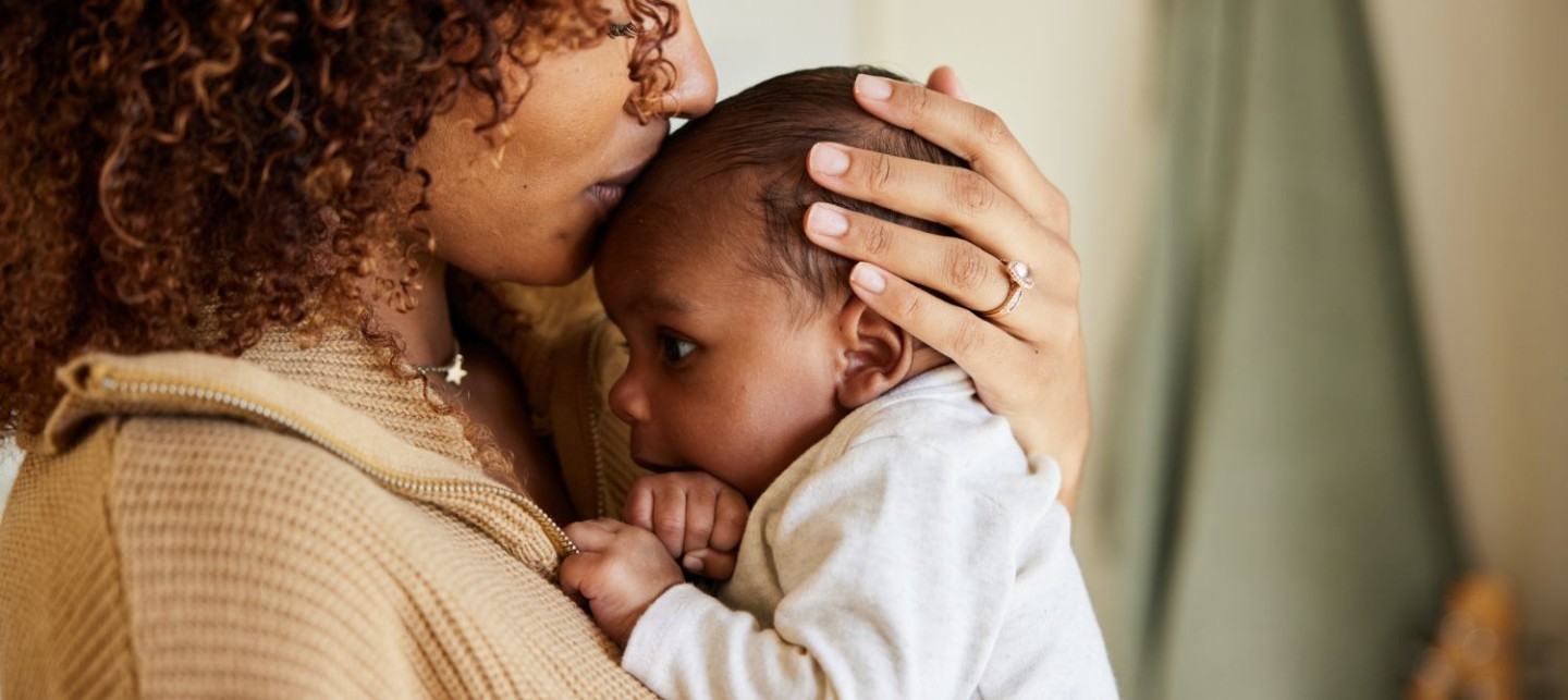 From birth to 2 weeks old feeding schedule: Amounts, food chart, formula, breastmilk | Huckleberry