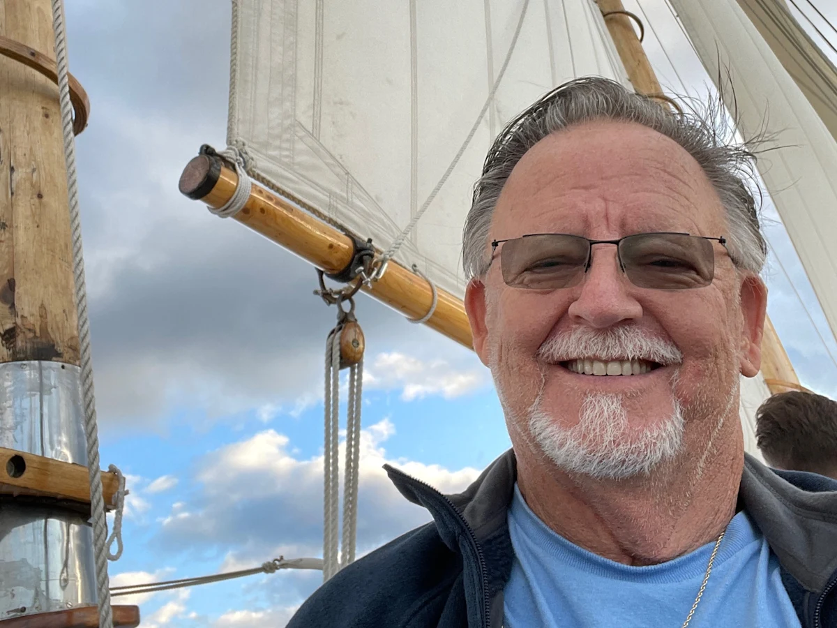 Rex Partlow takes a trip on a sailboat. Rex and his wife travel most of the year in their RV, something Rex has more energy to do since he began treating his obstructive sleep apnea with Inspire® therapy.