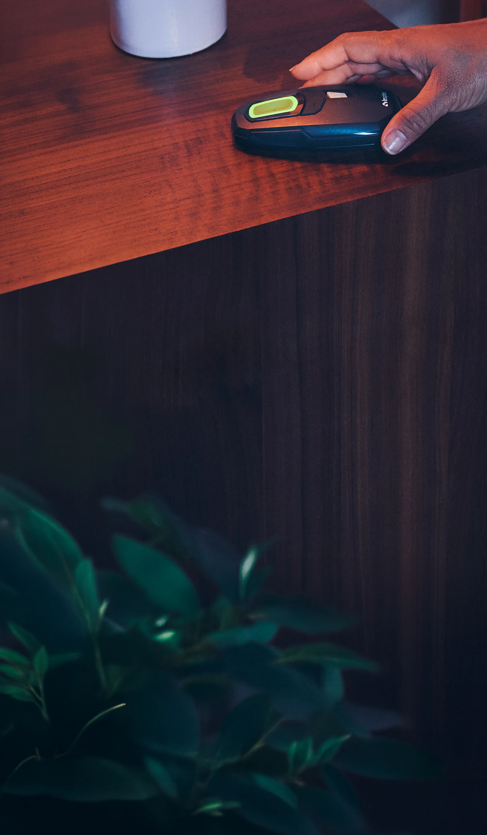 Shot 13 Remote Nightstand 2426 2 Mobile