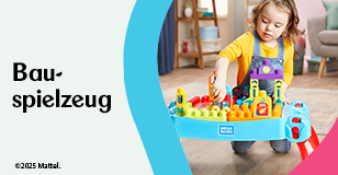 Werbung: Ein Kind spielt an einem Mega Bloks Spieltisch mit bunten Bausteinen. Text-Banner: Bauspielzeug.