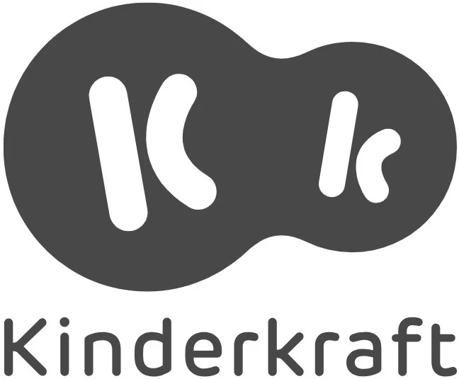 Markenlogo der Marke Kinderkraft in dunkler Schrift mit dem charakteristischen Herz-Symbol.