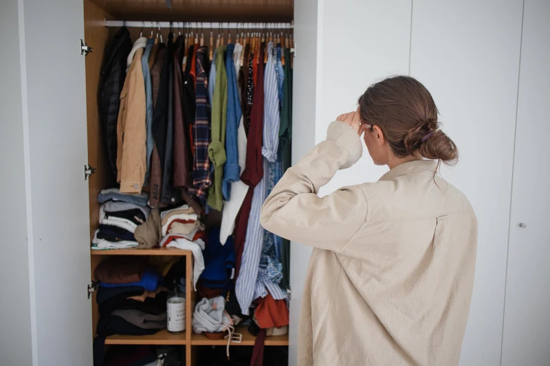 Kleiderschrank richtig einraeumen