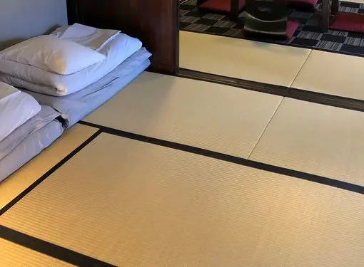 Skládací futon, matrace „shikibuton“