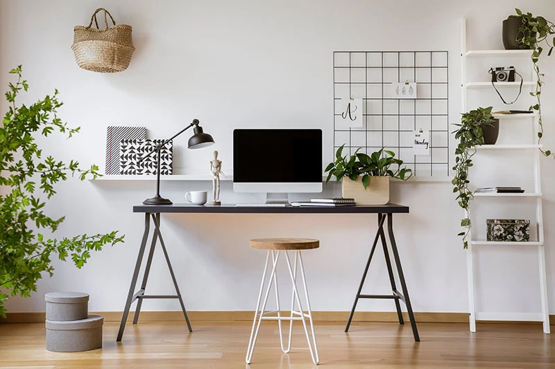 Schreibtisch im Home-Office