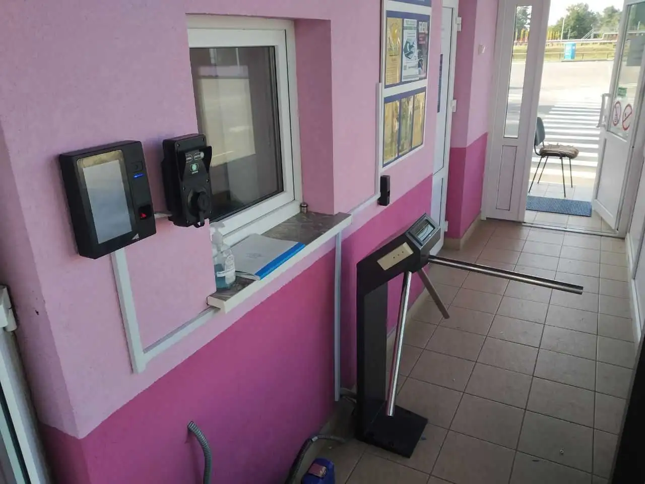 Биометрический терминал TC D1 и алкотестер TC DINGO B-02 с турникетом PERCo