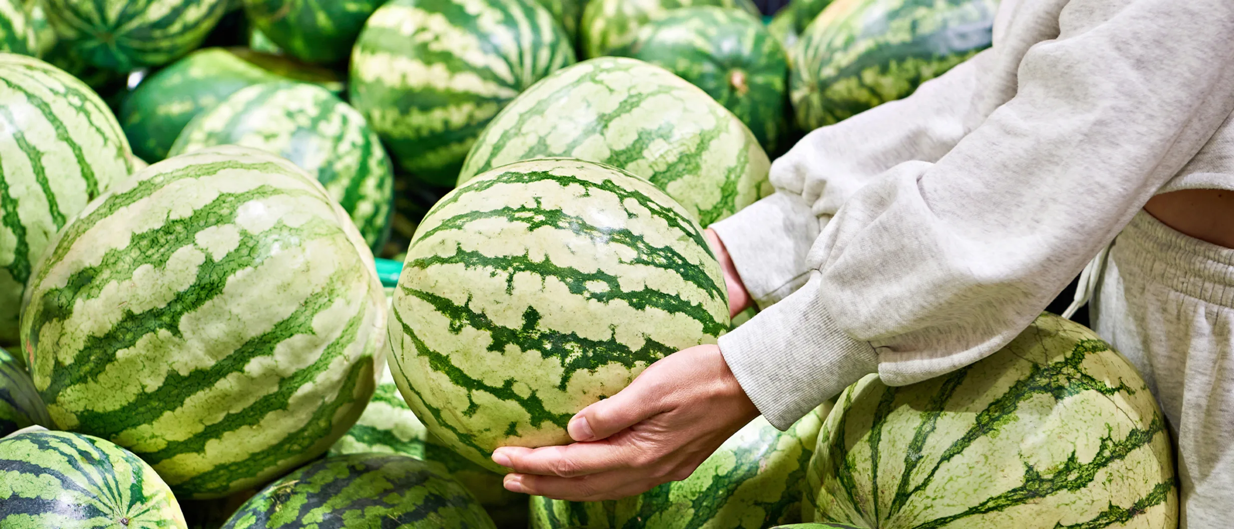 Very Ripen Watermelon How to recognise ripe watermelons • Migros