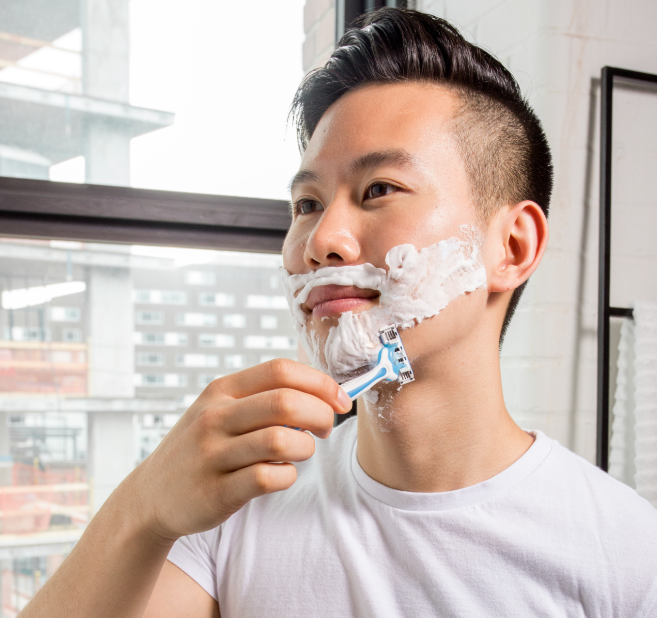 disposable razor with shaving cream