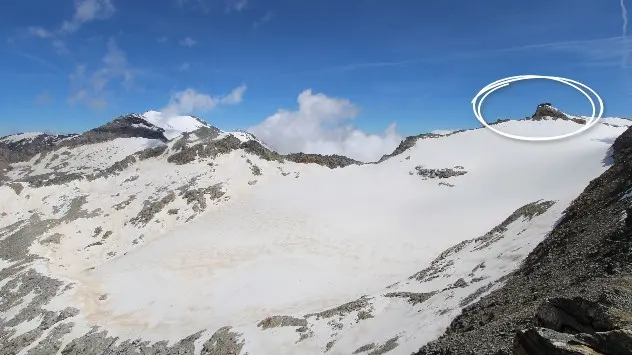 Alpiner Gletscher im Mai