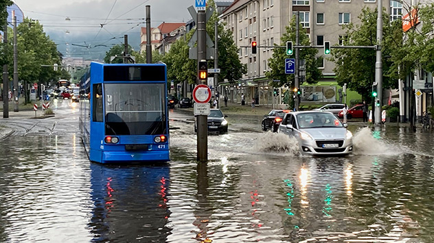 Überschwemmte Straße in Kassel