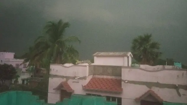 Dark skies in Asansol, West Bengal captured by our user