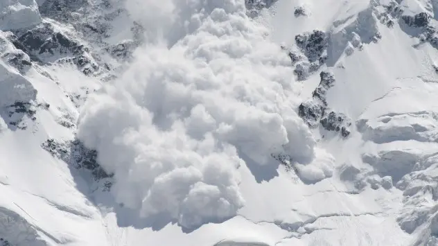 Una avalancha puede alcanzar velocidades superiores a los 100 kilómetros por hora. 