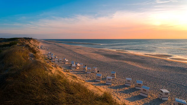 Sonnenuntergang am Strand am Lister Ellenbogen