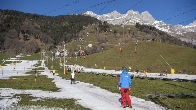 Snefattige pister i Engelberg, Schweiz, januar 2023.