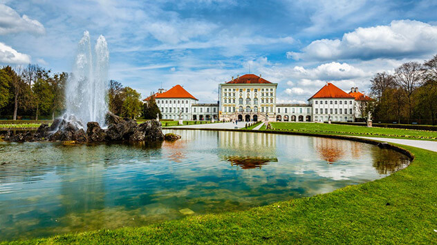 Blick über den Schlosspark und das Schloss Nymphenburg