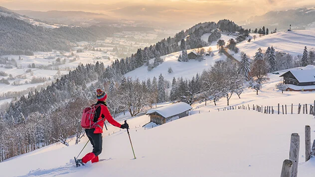 Schneeschuhgängerin im Allgäu