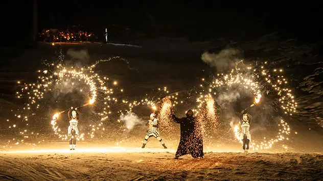 Lichtershow in der Nacht