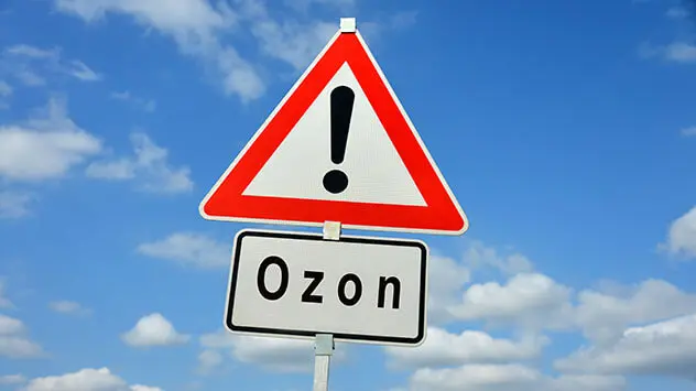 Warnschild vor Ozon 