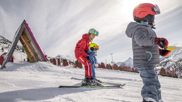 Familienzeit in Obertauern: Skischulen
