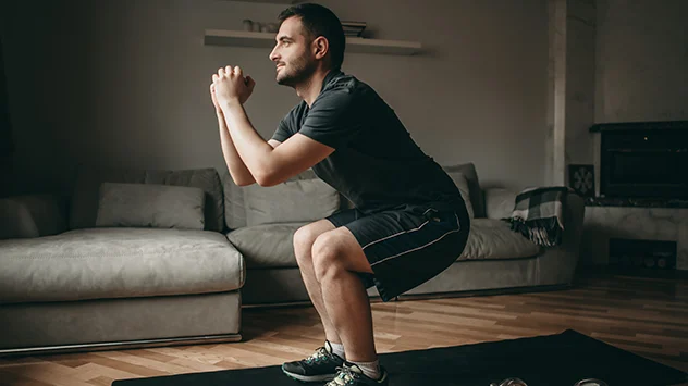 Home Workout: Fit bleiben kann man auch von zu Hause aus. 