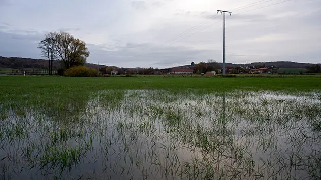 Feld überflutet