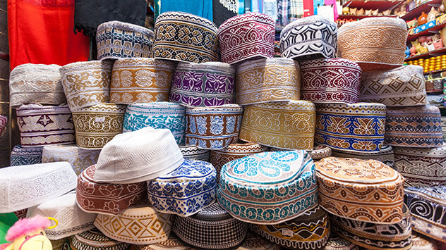 Kumas auf orientalischen Markt im Oman