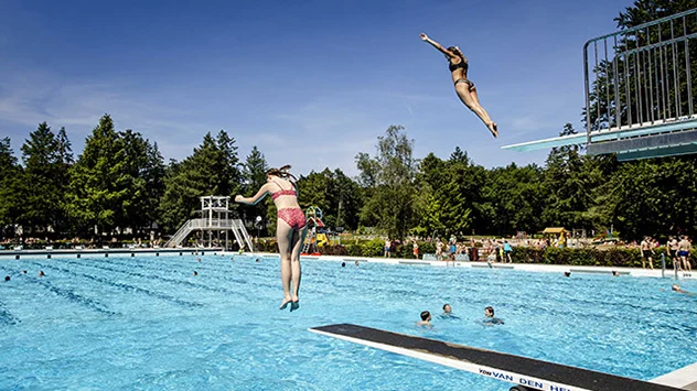 © dpa Badewetter im Juni