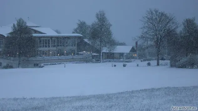 Neuschnee am Hanuselhof im Allgäu