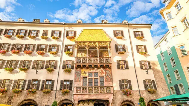 Das Goldene Dachl am Neuen Hof in Innsbruck