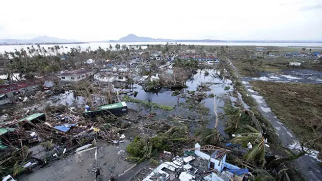 Zerstörung durch den Taifun Haiyan auf den Philippinen 2013