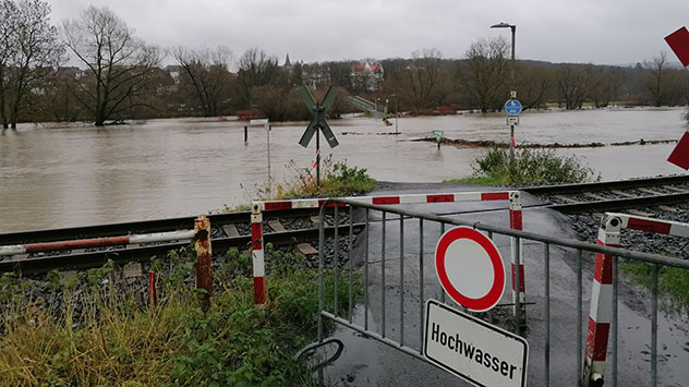 Die Ruhr in Arnsberg führ starke Hochwasser.
