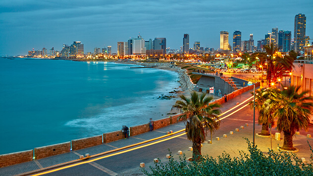 Strand von Tel Aviv bei Nacht