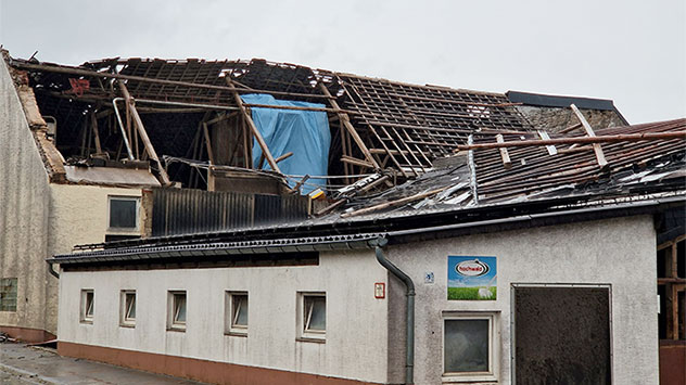Große Schäden gibt es nach dem Tornado in Nusbaum in der Südeifel.
