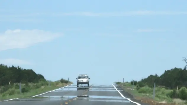 El termómetro del coche te engaña: nunca señala la temperatura real