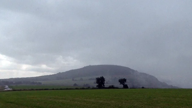 Warmfront bringt Sommerregen