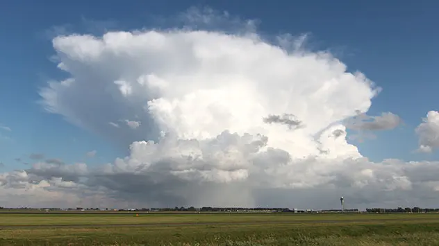 Gewitterwolke mit Amboss